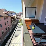 Cozy Along The River - Downtown & Terrace - 4 Апартаменты