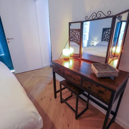 شقة Cozy Along The River - Downtown & Terrace - 4 *